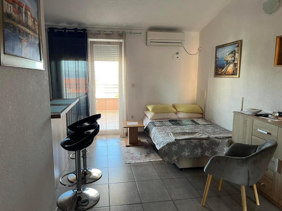 Apartmani Mia โตรกีร์ ภายนอก รูปภาพ