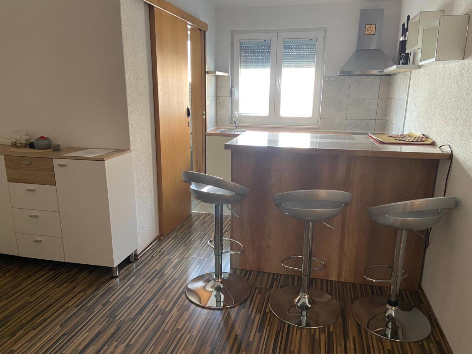 Apartmani Mia โตรกีร์ ภายนอก รูปภาพ
