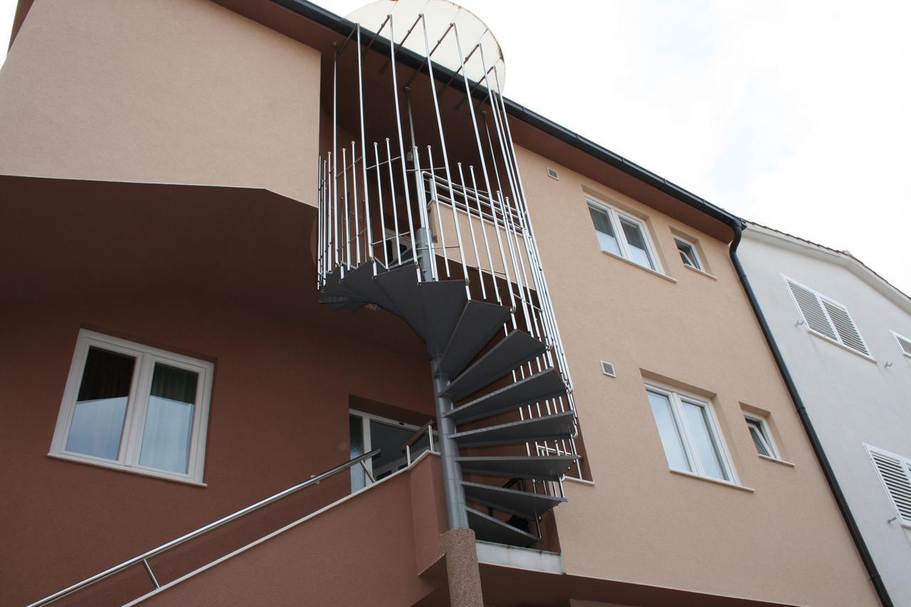 Apartmani Mia โตรกีร์ ภายนอก รูปภาพ