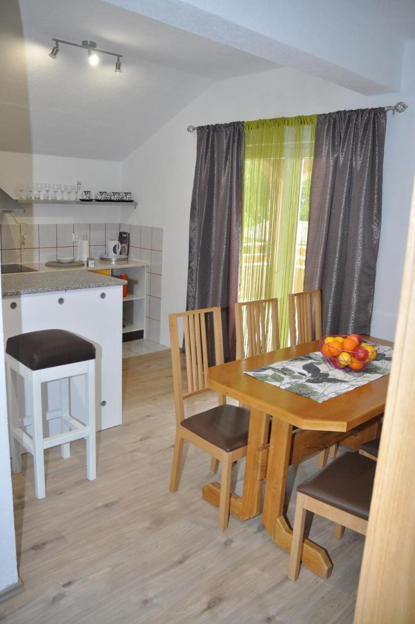 Apartmani Mia โตรกีร์ ภายนอก รูปภาพ